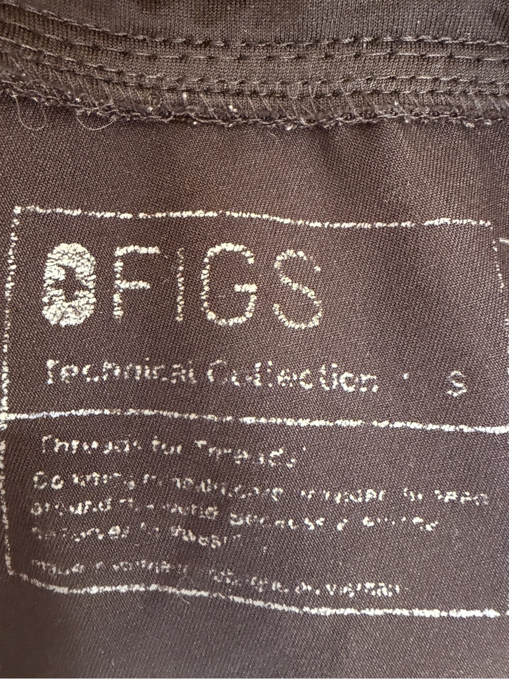 Figs Technical Collations Women's Black Scrub 2pc Set with Jogger Pants Size: S - Picture 7 of 13